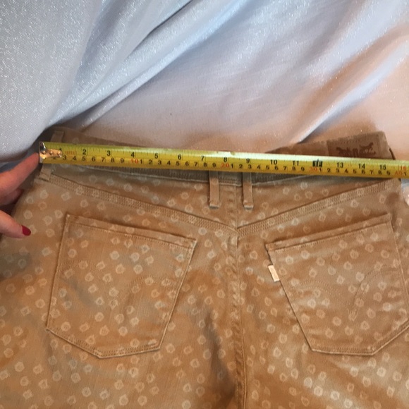 Levi’s Jean shorts - Picture 10 of 12